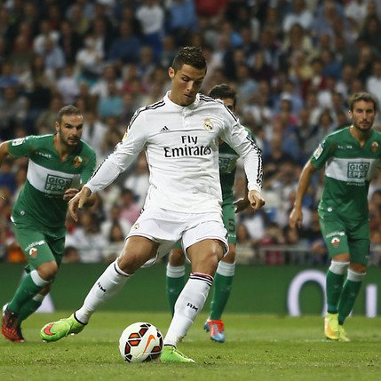 Ronaldo marque sur penalty