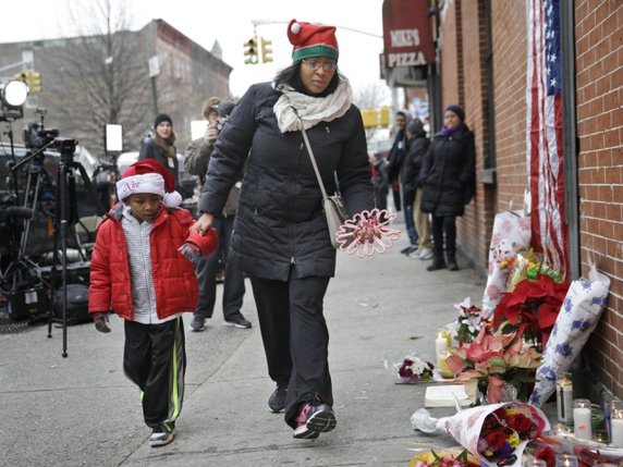 Un mémorial sur les lieux du drame dans le quartier de Brooklyn
