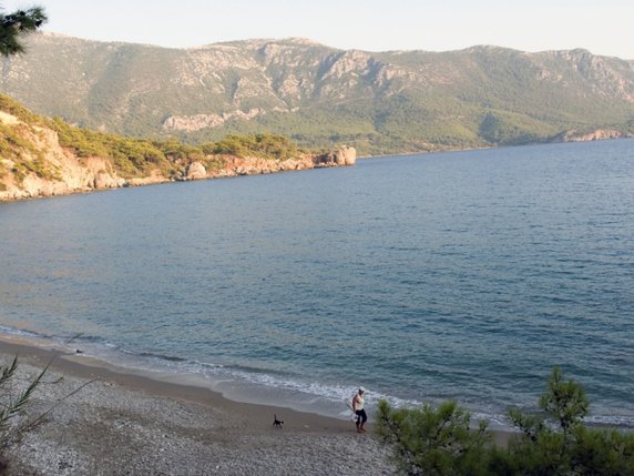 Balade sur une plage près d'Antalya (archives)
