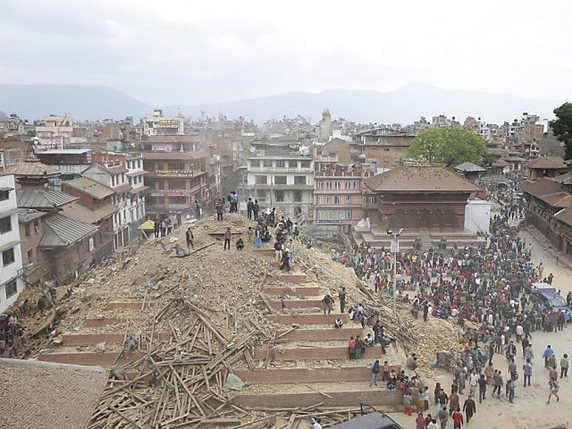 De nombreux bâtiments se sont effondrés à Katmandou