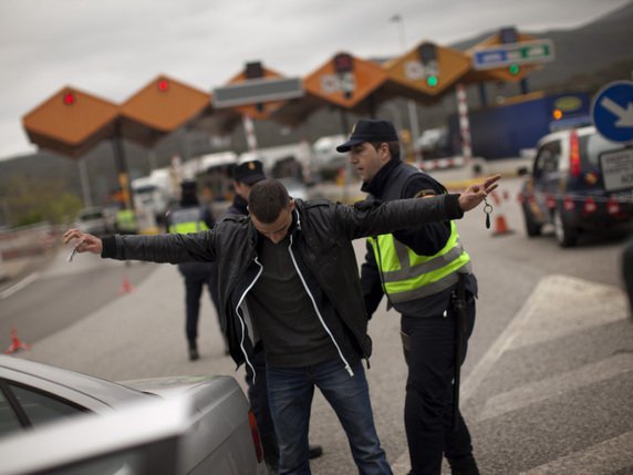 Le Fonds veut contribuer à accroître l'efficacité des contrôles aux frontières extérieures de l'espace Schengen (archives). © Keystone/AP/Emilio Morenatti