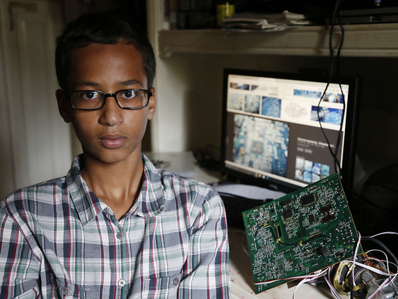 Le jeune homme aimait bricoler les circuits électroniques (archives). © KEYSTONE/AP The Dallas Morning News/VERNON BRYANT