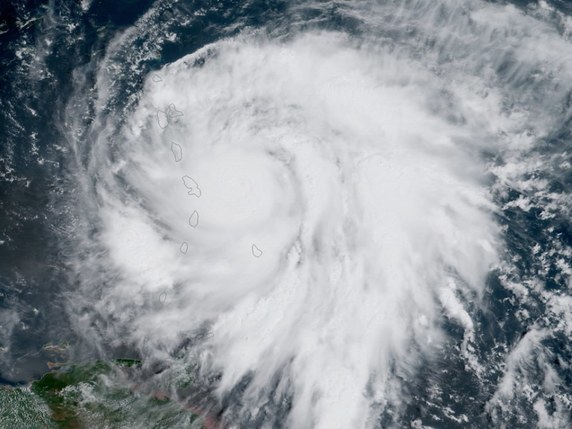 Le cyclone Maria s'est encore renforcé et est passé en catégorie 5. © KEYSTONE/EPA NOAA/NOAA HANDOUT