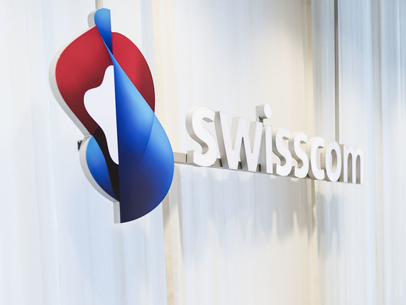 En recourant à l'intelligence artificielle, Swisscom espère réduire ses coûts et améliorer le service à la clientèle (archives). © KEYSTONE/CHRISTIAN BEUTLER