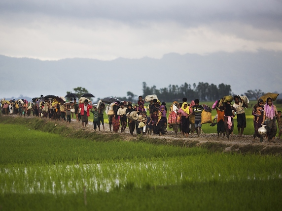 Des milliers de Rohingyas arrivent chaque semaine au Bangladesh (archives). © KEYSTONE/AP/BERNAT ARMANGUE