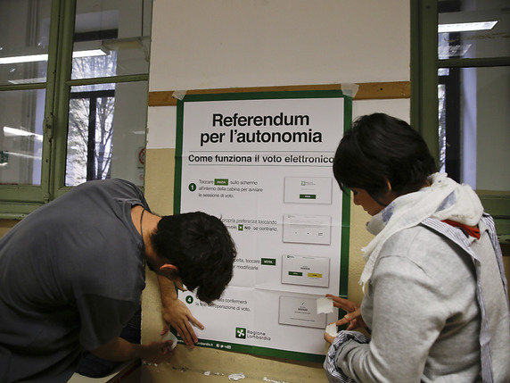 Le scrutin ne passionne guère les foules en Lombardie. © KEYSTONE/AP/LUCA BRUNO