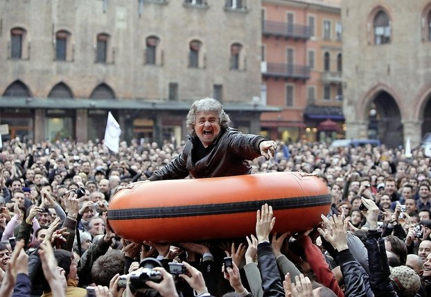 Fondateur du Mouvement 5 étoiles, le comique professionnel Beppe Grillo surfe sur la vague du populisme.  © RTS/DR