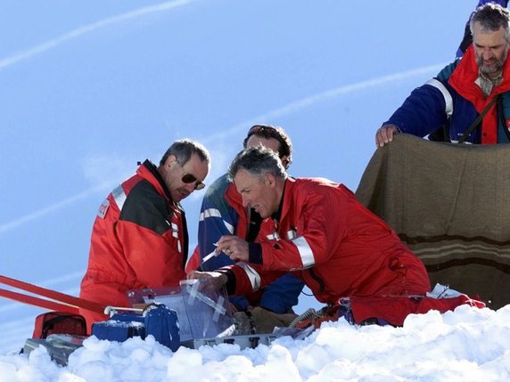 Les tentatives pour réanimer le skieur ont été vaines (photo symbolique). © KEYSTONE/KEYSTONE REUTERS POOL/ANDY METTLER