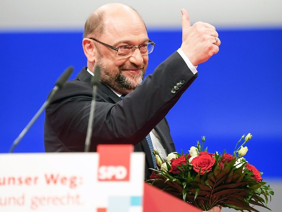 Martin Schulz a été réélu à la tête du parti qu'il préside depuis moins d'un an, avec plus de 81% des voix. © KEYSTONE/EPA/CLEMENS BILAN