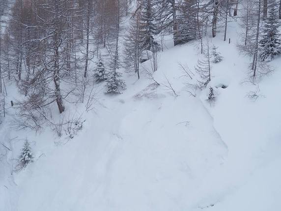 La vie de la Néerlandaise emportée par une avalanche au-dessus d'Ovronnaz est en danger. © Police valaisanne
