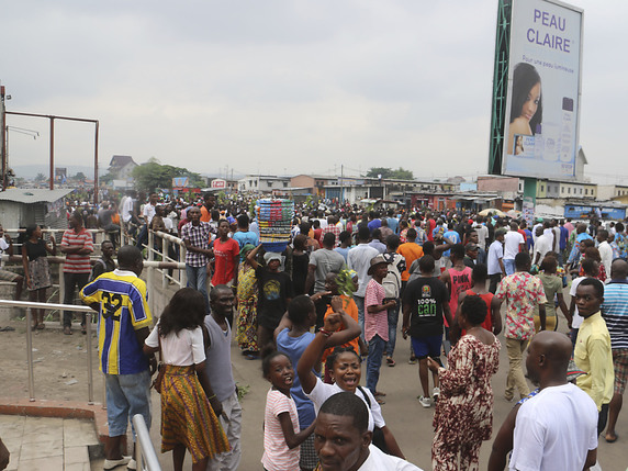 Des manifestants étaient déjà descendus dans la rue à fin décembre à Kinshasa (archives) © KEYSTONE/AP/JOHN BOMPENGO