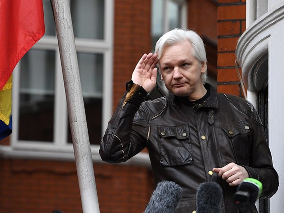 Julian Assange est réfugié à l'ambassade d'Equateur à Londres depuis 2012. © KEYSTONE/EPA/FACUNDO ARRIZABALAGA