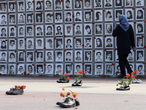 Les opposants iraniens en exil ont protesté à plusieurs reprises contre les massacres de 1988 qui ont fait des dizaines de milliers de victimes dans leur pays (archives). © KEYSTONE/MARTIAL TREZZINI