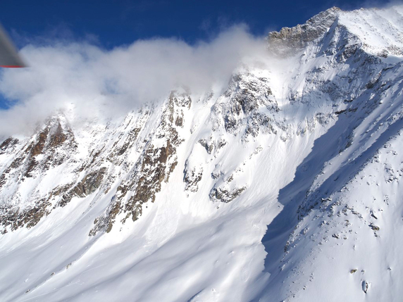 La région du Tsa, au-dessus d'Arolla (VS), où est survenue la coulée qui s'est finalement avérée mortelle. © KEYSTONE/HANDOUT KAPO WALLIS