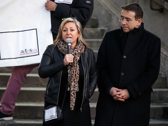 Sous l'impulsion du gouvernement vaudois, les cantons romands et Berne s'engagent en faveur de l'ATS: ci-contre Nuria Gorrite (PS), présidente du Conseil d'Etat, et Pascal Broulis (PLR), ministre des finances (archives). © KEYSTONE/VALENTIN FLAURAUD