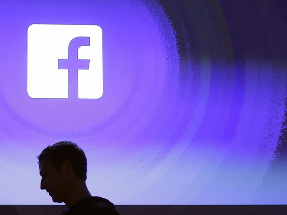 Facebook se trouve  toujours au coeur d'une tourmente mondiale (archives). © KEYSTONE/AP/MARCIO JOSE SANCHEZ