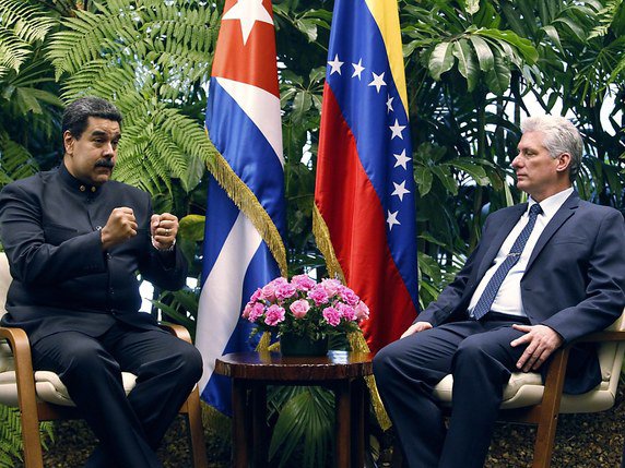 Nicolás Maduro a rencontré Miguel Diaz-Canel au palais de la révolution. © KEYSTONE/EPA Getty Images Pool POOL/ALEJANDRO ERNESTO / POOL