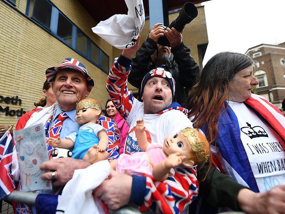 Frénésie des grands jours à Londres à l'annonce de la naissance de l'enfant royal © KEYSTONE/EPA/ANDY RAIN
