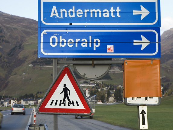 Le col de l'Oberalp sera rouvert au trafic dès vendredi (archives). © KEYSTONE/MARTIN RUETSCHI
