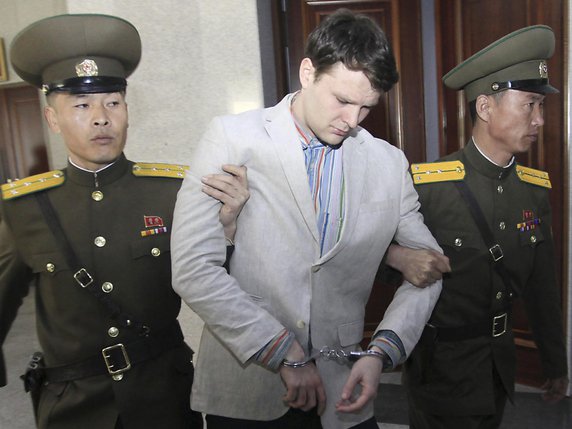 Otto Warmbier a été jugé en moins d'une heure et condamné à 15 ans de travaux forcés en mars 2016 en Corée du Nord. Il a été rapatrié dans le coma aux Etats-Unis en juin 2017 et est mort moins d'une semaine plus tard (archives). © KEYSTONE/AP/JON CHOL JIN