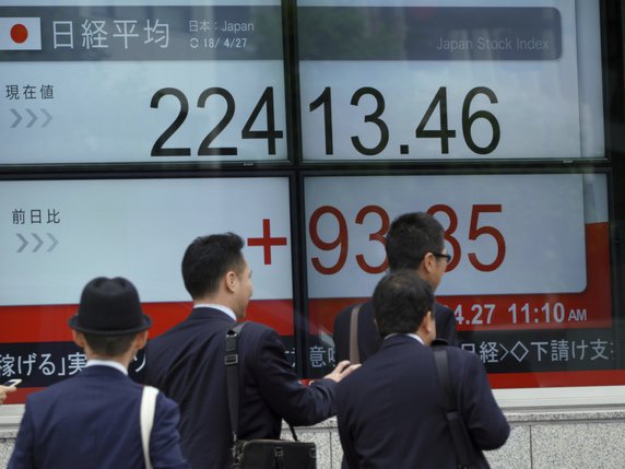 L'indice Nikkei a gagné vendredi du terrain. © KEYSTONE/AP/EUGENE HOSHIKO