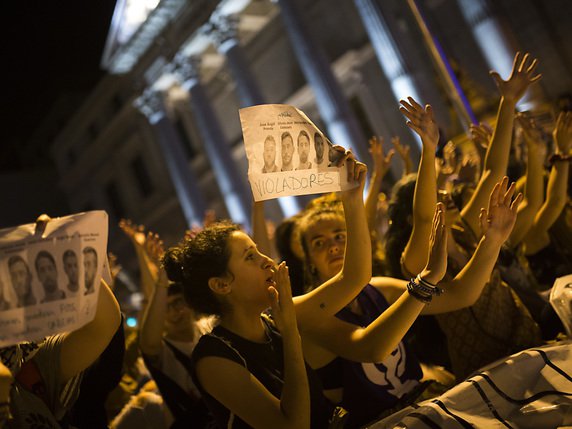 Le viol est un sujet sensible en Espagne depuis que les agresseurs sexuels d'une femme ont échappé à l'accusation de viol (archives). © KEYSTONE/AP/FRANCISCO SECO
