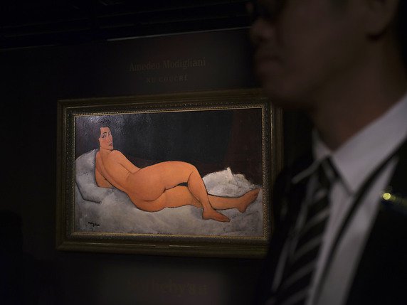 Le "Nu couché" de Modigliani est devenu le quatrième tableau le plus cher de l'histoire pour des enchères. © KEYSTONE/AP/VINCENT YU