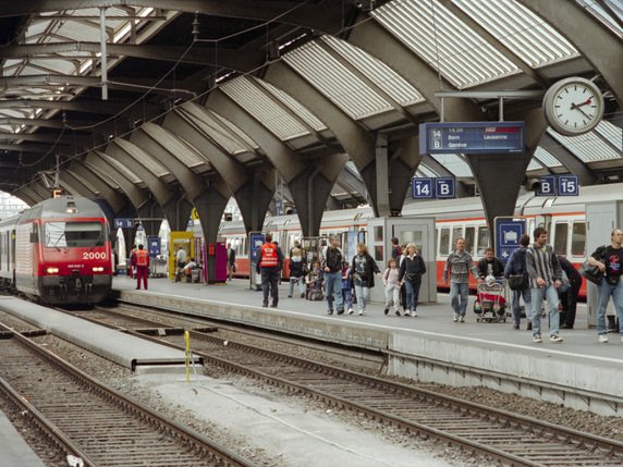 En vue de l'horaire 2020, l'offre sur l'axe du Lötschberg sera renforcée par 3 à 4 paires de trains (archives). © Keystone/STR