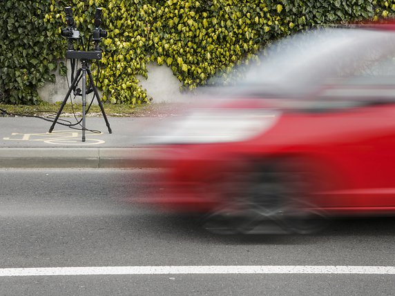 L'automobiliste a commis un délit de chauffard (photo symbolique). © KEYSTONE/JEAN-CHRISTOPHE BOTT