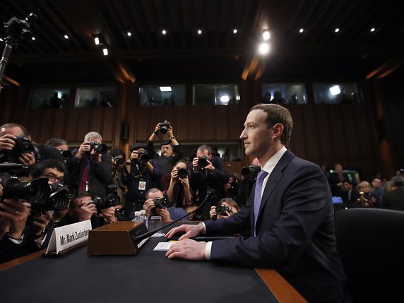 Mark Zuckerberg le 17 avril dernier répondant aux questions des parlementaires américains à Washington (archives) © KEYSTONE/AP/ALEX BRANDON