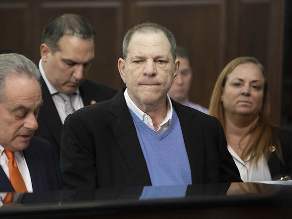 Harvey Weinstein, inculpé de viol et d'agression sexuelle, doit comparaître devant un juge mardi prochain à New York (archives). © KEYSTONE/AP Pool New York Post/STEVEN HIRSCH