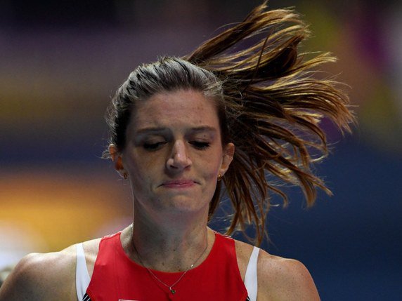 Lea Sprunger s'alignera sur le 4 x 200 m samedi à Berne. © KEYSTONE/EPA/FACUNDO ARRIZABALAGA