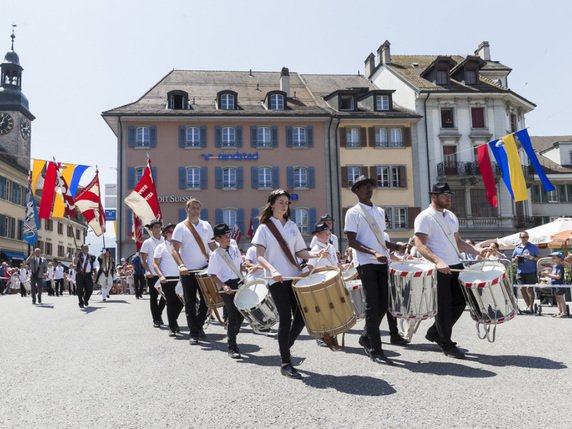 Plus de 2800 musiciens ont participé à la Fête fédérale des tambours et fifres. © Keystone/CYRIL ZINGARO