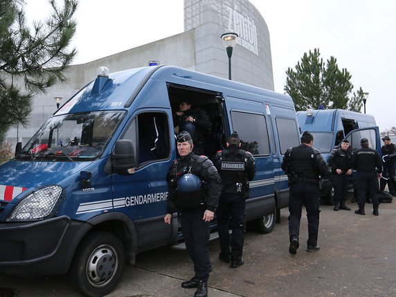 Près de 200 agents ont été mobilisés à Nantes pour apaiser la situation, selon la police (archives/photo symbolique). © KEYSTONE/AP/DAVID VINCENT