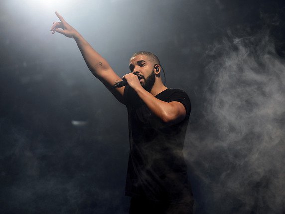 Le chanteur canadien Drake a écoulé 732'000 exemplaires de "Scorpion", son dernier album (archives). © KEYSTONE/Invision/AP/JONATHAN SHORT