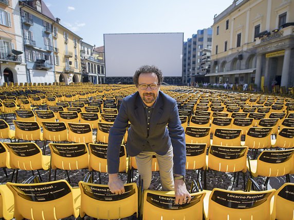 Carlo Chatrian, directeur artistique du Locarno Festival, sur la Piazza Grande de Locarno (archives). © KEYSTONE/URS FLUEELER