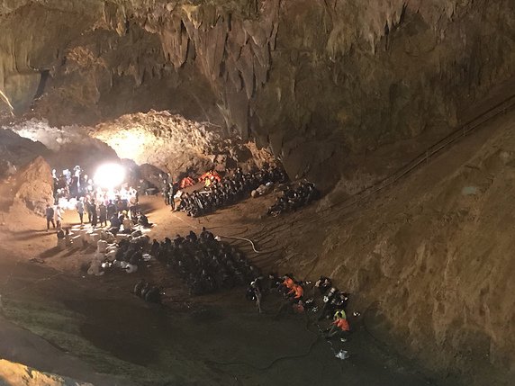 Plusieurs plongeurs occidentaux ont participé au sauvetage des enfants pris au piège dans la grotte de Tham Luang (archives). © KEYSTONE/AP/TASSANEE VEJPONGSA