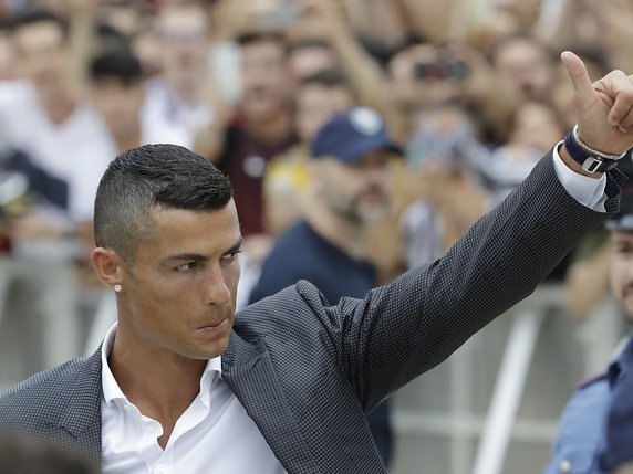 Cristiano Ronaldo a été accueilli en héros à Turin. © KEYSTONE/AP/LUCA BRUNO