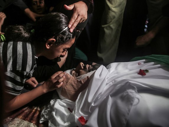 Les bombardements israéliens ont fait quatre victimes palestiniennes vendredi à Gaza. © KEYSTONE/EPA/HAITHAM IMAD
