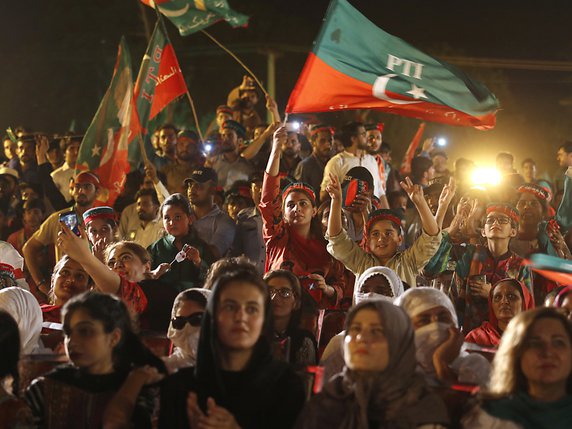 Les élections législatives se tiendront mercredi au Pakistan. Dimanche, un candidat du PTI a été blessé (archives). © KEYSTONE/AP/ANJUM NAVEED