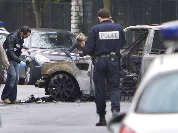 En septembre 2011, des assaillants avaient attaqué très tôt le matin à l'explosif la société de transport de fonds Témis à Orly (région parisienne). Ils avaient emporté un butin de plus de 8,2 millions d'euros (archives). © KEYSTONE/AP/Remy de la Mauviniere
