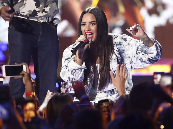 "J'ai aujourd'hui besoin de temps pour me concentrer sur ma sobriété et ma guérison", a écrit la chanteuse Demi Lovato pour ses 70 millions d'abonnés Instagram (archives). © KEYSTONE/AP Invision/JOHN SALANGSANG