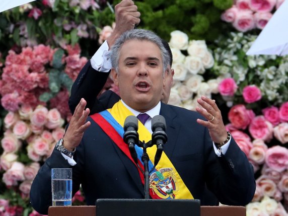 Le président Ivan Duque a pris ses fonctions à la tête de la Colombie. Il a prêté serment lors d'une cérémonie sur la place Bolivar, au coeur de Bogota. © KEYSTONE/EPA EFE/MAURICIO DUENAS CASTANEDA