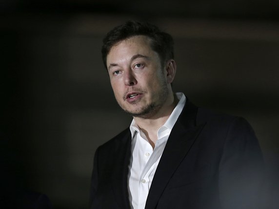 Elon Musk, PDG et fondateur de Tesla, a annoncé dans un tweet envisager de retirer Tesla de la Bourse (archives). © KEYSTONE/AP/KIICHIRO SATO