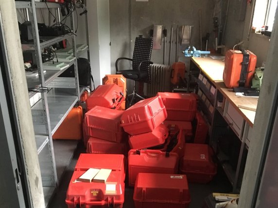 Des appareils de mesure d'une valeur de plus d'un demi-million de francs ont été volés dans une entreprise à Thusis (GR). © Police cantonale GR
