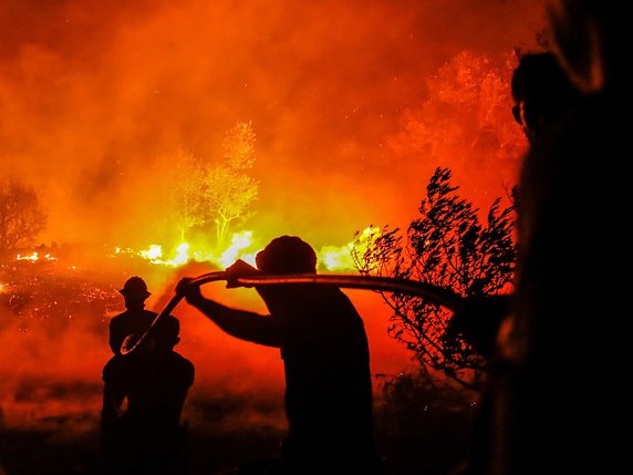 Après une semaine, le pompiers portugais sont parvenus à maîtriser un incendie qui a dévoré le sud du pays. © KEYSTONE/EPA LUSA/MIGUEL A. LOPES