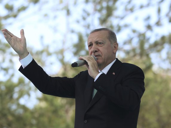 Le président turc Recep Tayyip Erdogan s'est juré samedi de répondre aux "menaces" des Etats-Unis concernant le pasteur américain détenu en Turquie. © KEYSTONE/AP Pool Presidential Press Service