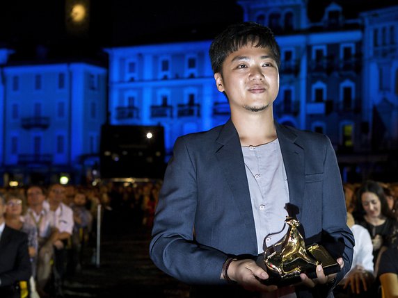 Son film "A Land Imagined" a convaincu le jury, mais pas tous les spectateurs et critiques: le réalisateur Siew Hua Yeo, de Singapour, a remporté le Léopard d'or au 71e Locarno Festival. © KEYSTONE/ALEXANDRA WEY