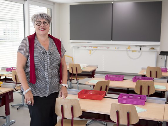 Monika Maire-Hefti fait preuve de confiance à quelques jours de la rentrée scolaire 2018/2019. © KEYSTONE/LAURENT GILLIERON