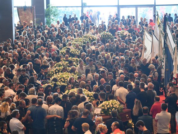 Samedi, l'Italie entière avait rendu hommage aux victimes lors de funérailles nationales à Gênes (archives). © KEYSTONE/EPA ANSA/LUCA ZENNARO